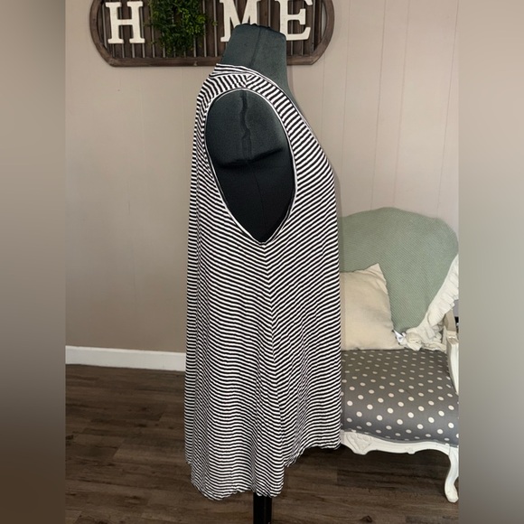 Comfy USA • Striped Sleeveless Zip Up Tunic Top - Picture 8 of 9